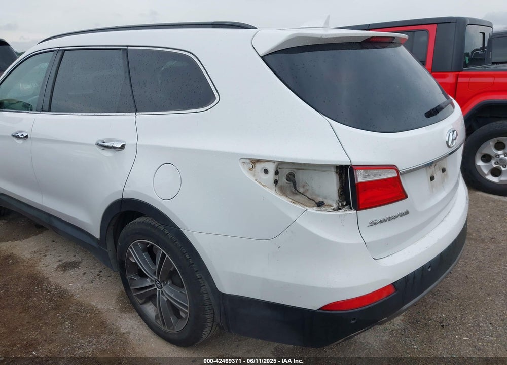 2014 HYUNDAI SANTA FE VIN: KM8SR4HF8EU053345