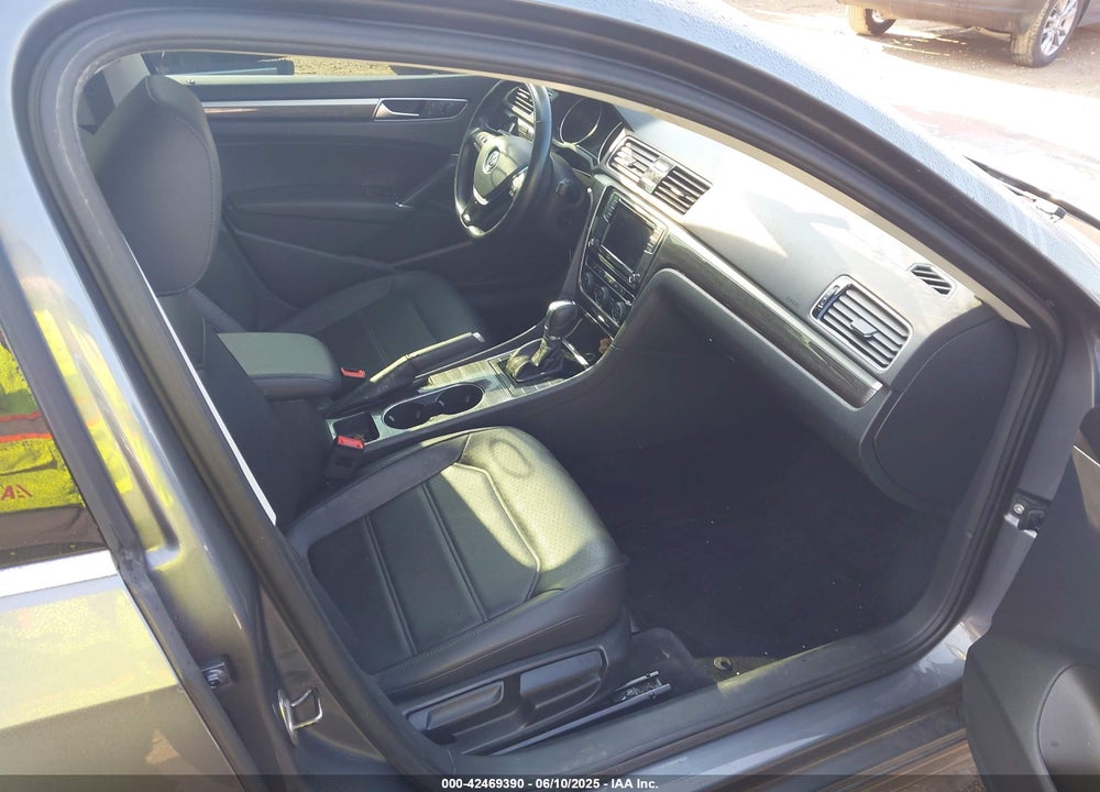 2018 VOLKSWAGEN PASSAT VIN: 1VWBA7A34JC002712