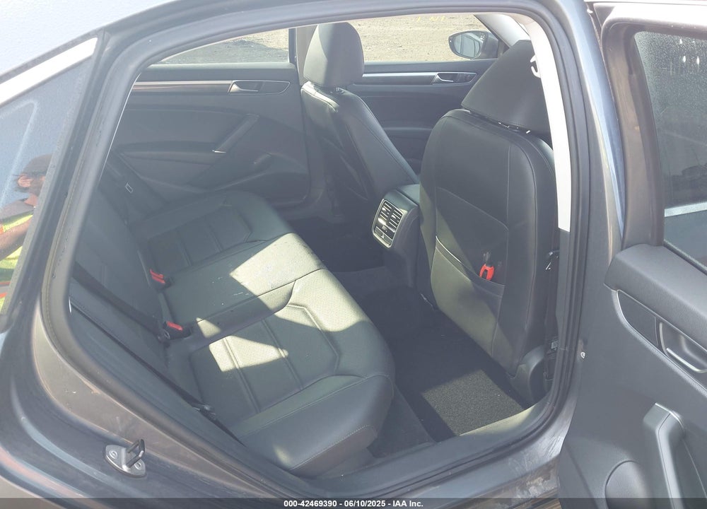 2018 VOLKSWAGEN PASSAT VIN: 1VWBA7A34JC002712