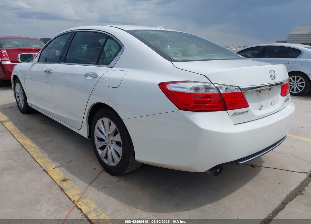 2015 HONDA ACCORD VIN: 1HGCR3F90FA030839
