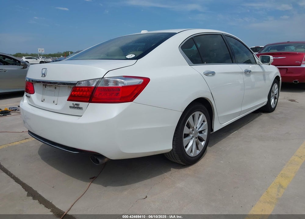 2015 HONDA ACCORD VIN: 1HGCR3F90FA030839