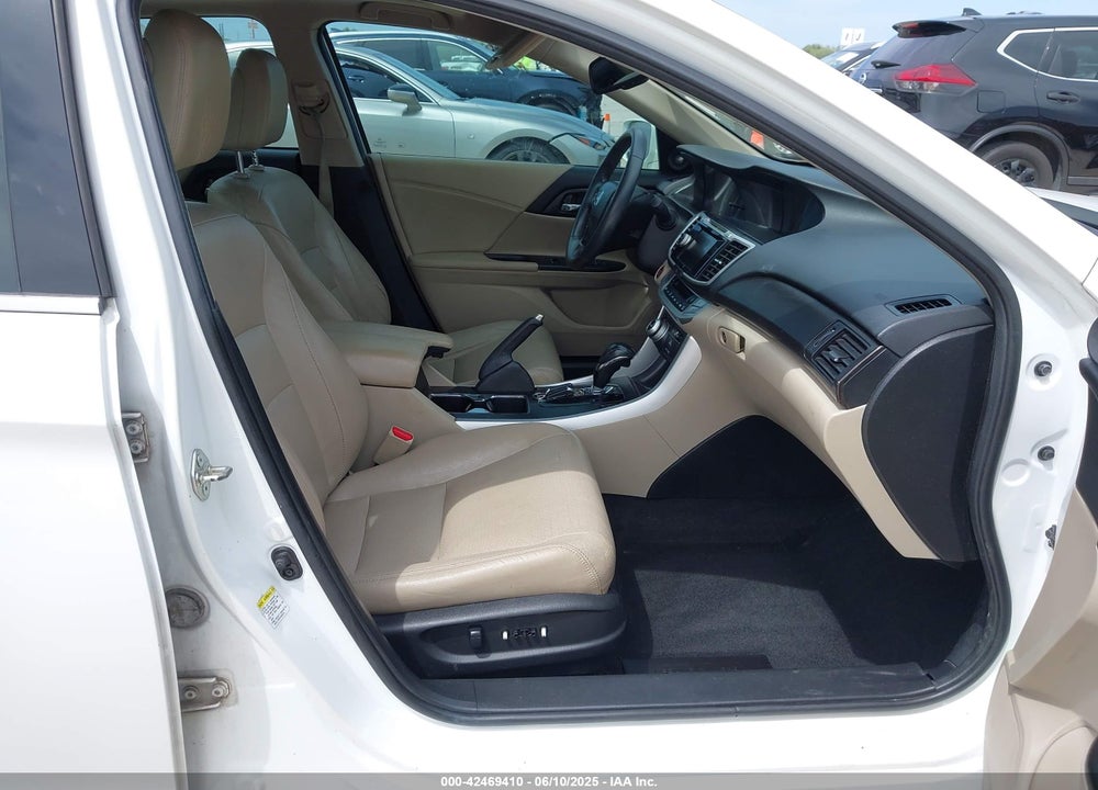 2015 HONDA ACCORD VIN: 1HGCR3F90FA030839