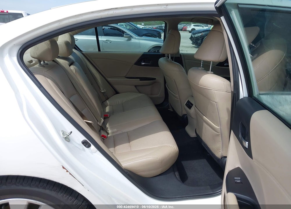 2015 HONDA ACCORD VIN: 1HGCR3F90FA030839