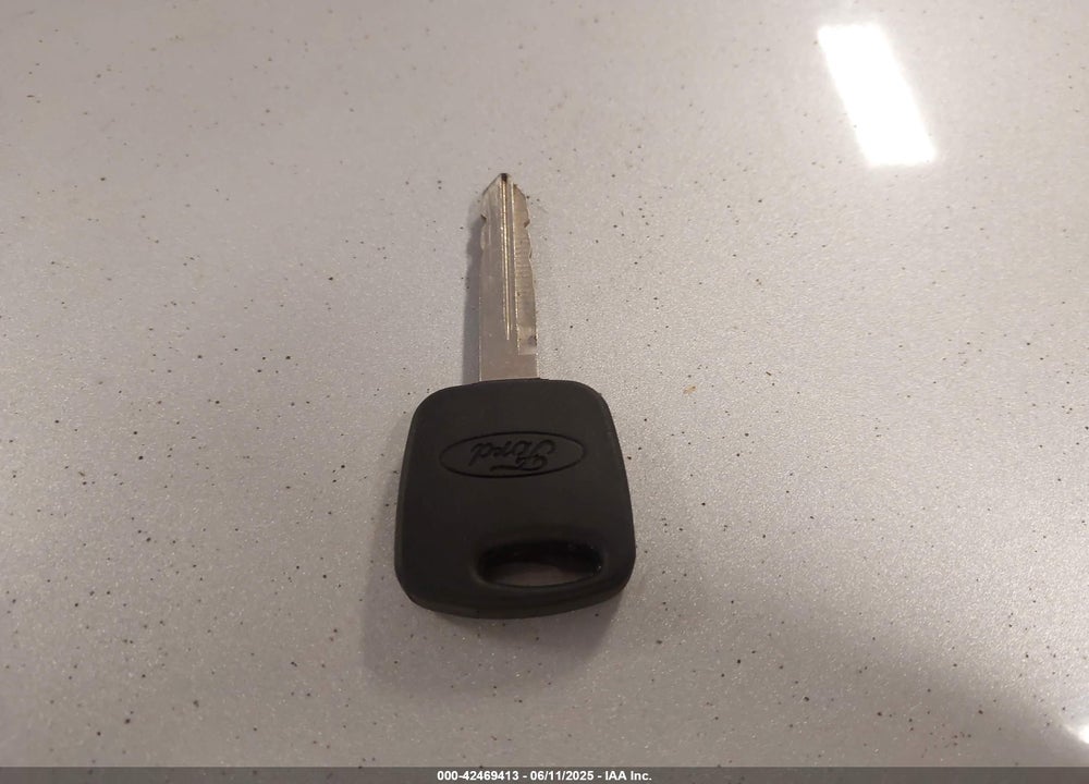 2005 FORD FOCUS VIN: 1FAFP34N25W139215