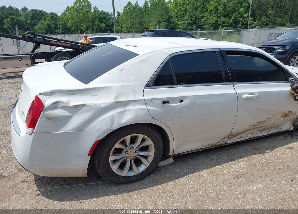 2016 CHRYSLER 300 VIN: 2C3CCAAG0GH243324