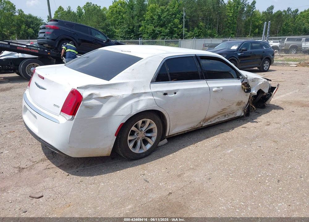 2016 CHRYSLER 300 VIN: 2C3CCAAG0GH243324