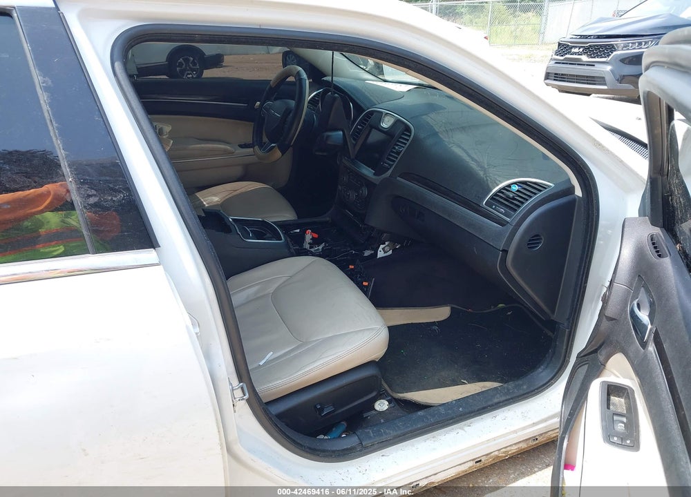 2016 CHRYSLER 300 VIN: 2C3CCAAG0GH243324
