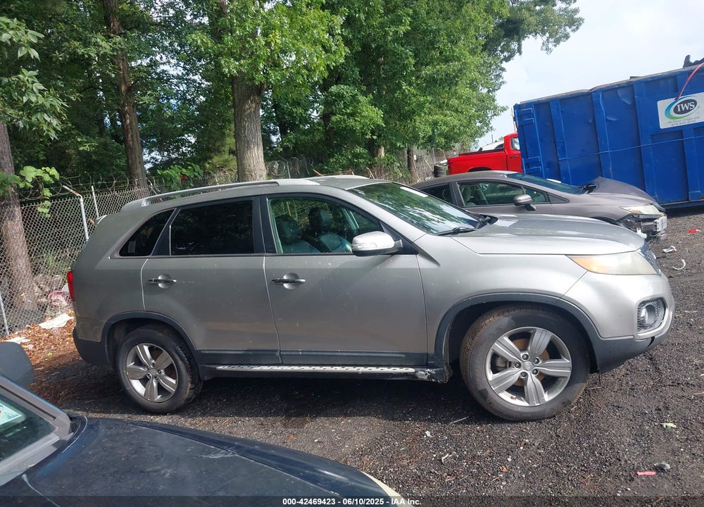 2013 KIA SORENTO VIN: 5XYKU3A62DG371176