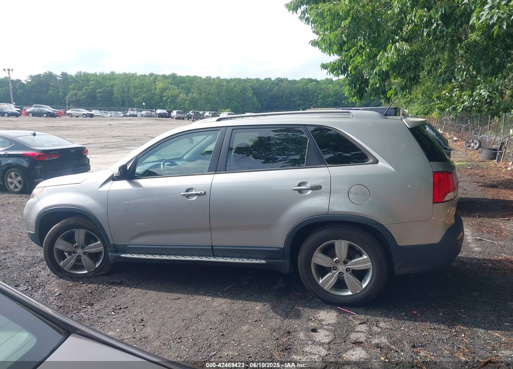 2013 KIA SORENTO VIN: 5XYKU3A62DG371176