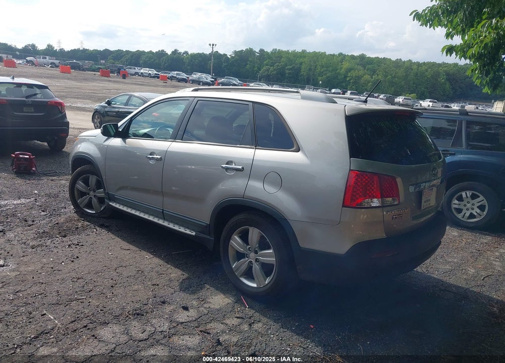 2013 KIA SORENTO VIN: 5XYKU3A62DG371176