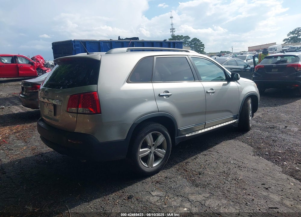 2013 KIA SORENTO VIN: 5XYKU3A62DG371176