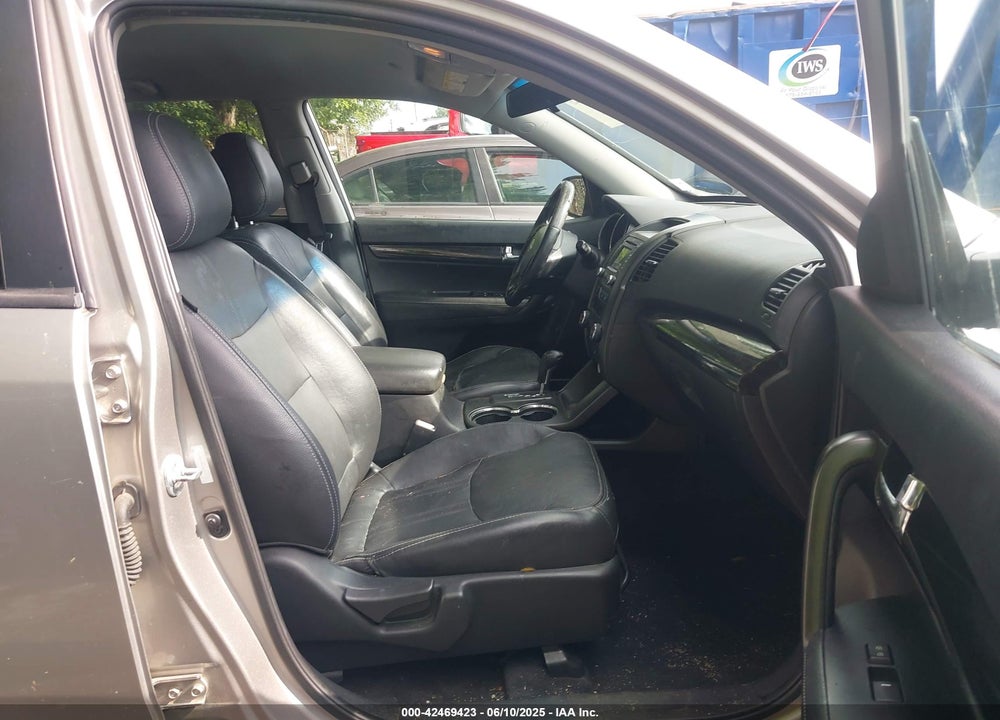 2013 KIA SORENTO VIN: 5XYKU3A62DG371176
