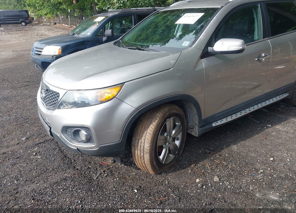 2013 KIA SORENTO VIN: 5XYKU3A62DG371176