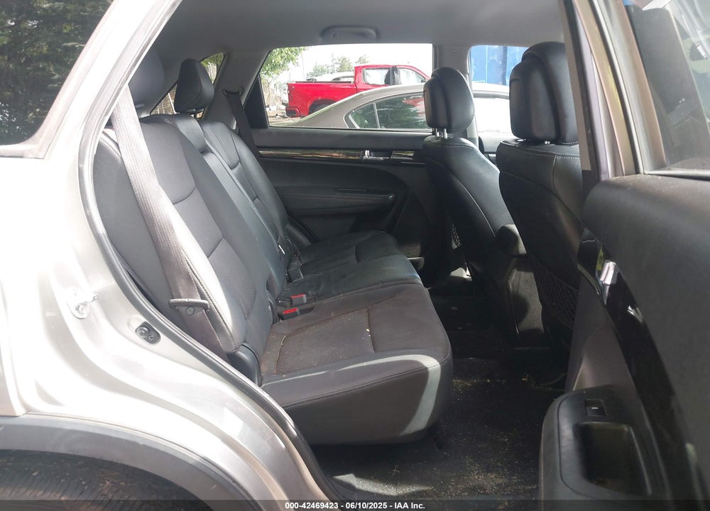 2013 KIA SORENTO VIN: 5XYKU3A62DG371176