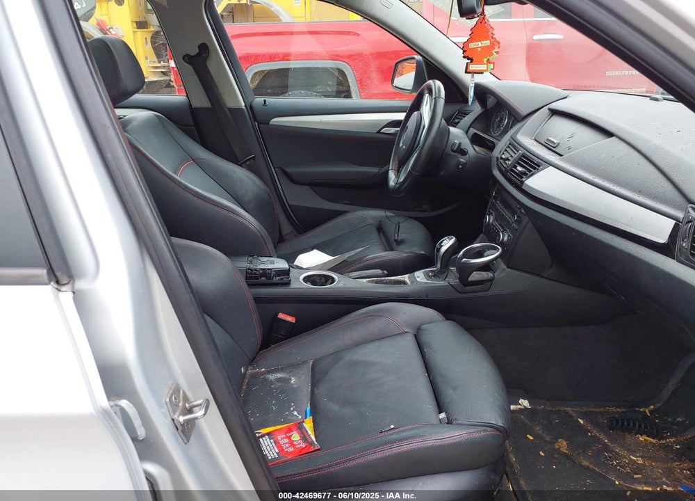 2015 BMW X1 VIN: WBAVL1C56FVY28489