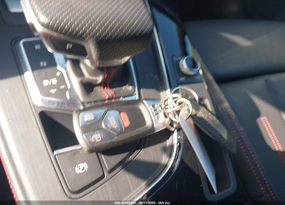 2018 AUDI A4 VIN: WAUENAF46JA011116