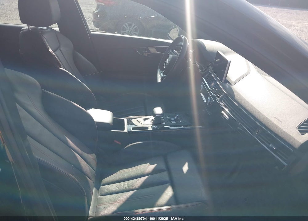 2018 AUDI A4 VIN: WAUENAF46JA011116