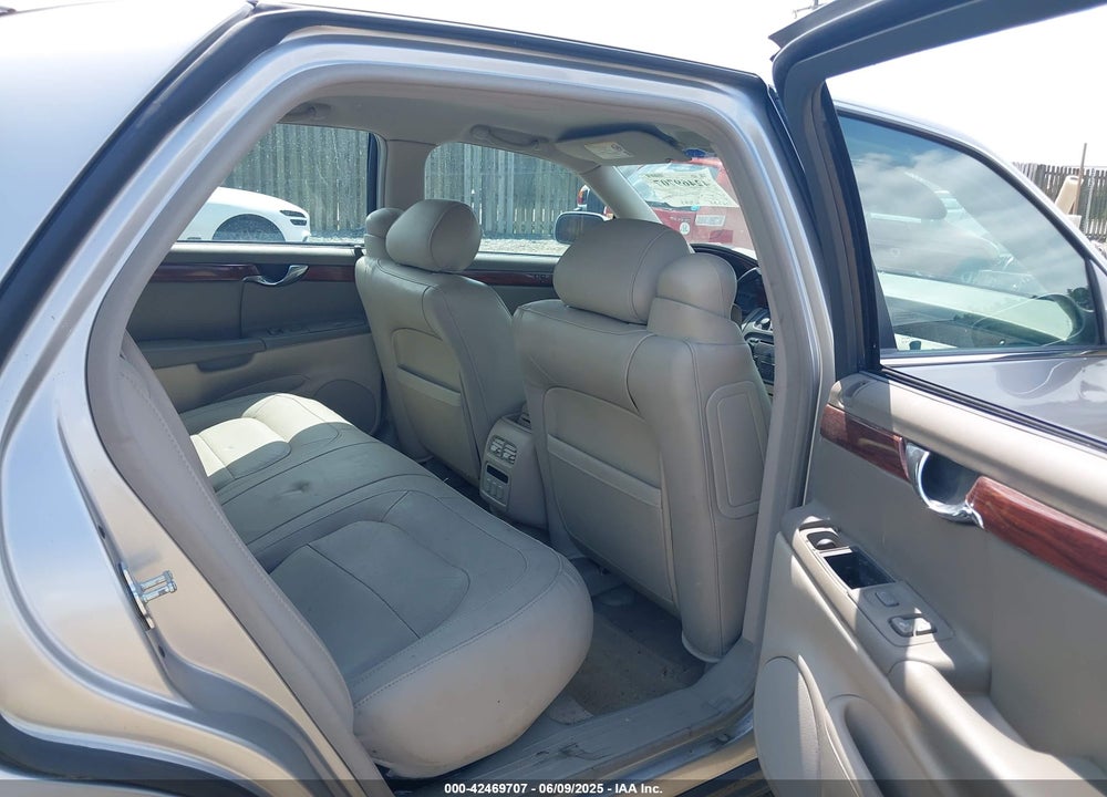 2005 CADILLAC DEVILLE LIVERY VIN: 1G6KD54Y15U158635