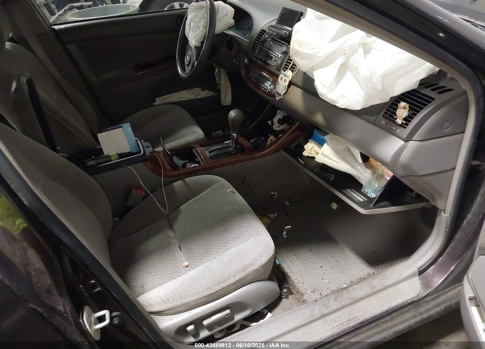 2002 TOYOTA CAMRY XLE VIN: 4T1BE32K62U605707