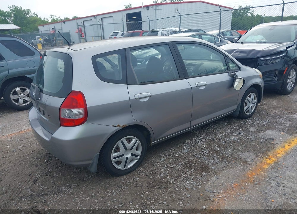 2007 HONDA FIT VIN: JHMGD38437S017433