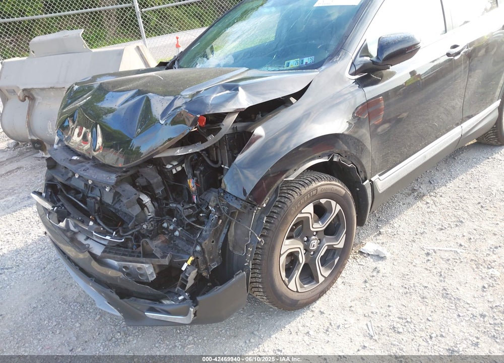 2017 HONDA CR-V VIN: 2HKRW2H90HH608037