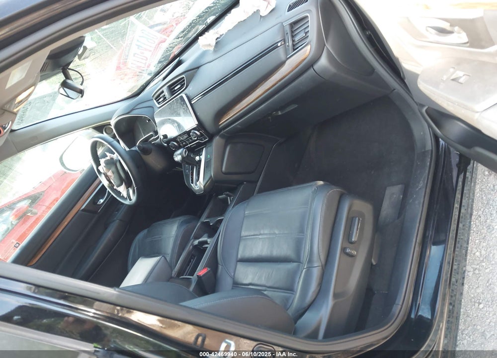 2017 HONDA CR-V VIN: 2HKRW2H90HH608037