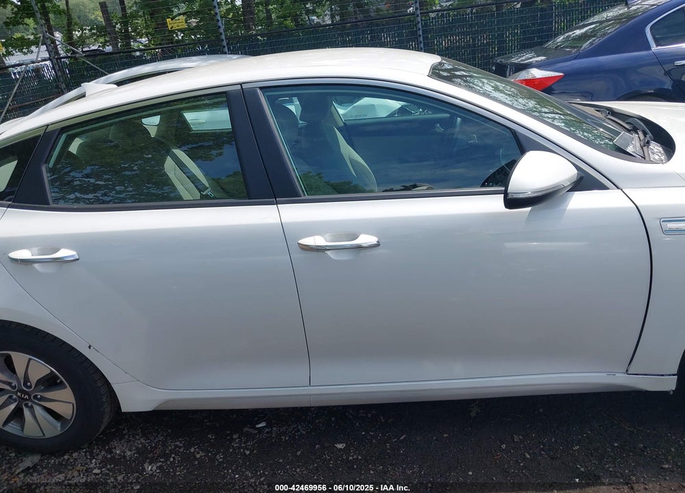 2017 KIA OPTIMA HYBRID VIN: KNAGT4LC8H5004537