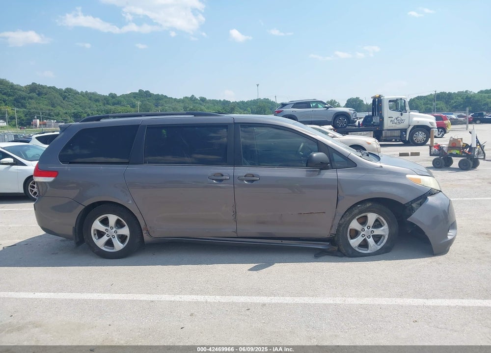 2011 TOYOTA SIENNA LE V6 VIN: 5TDKK3DC7BS136053