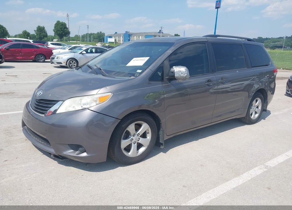 2011 TOYOTA SIENNA LE V6 VIN: 5TDKK3DC7BS136053