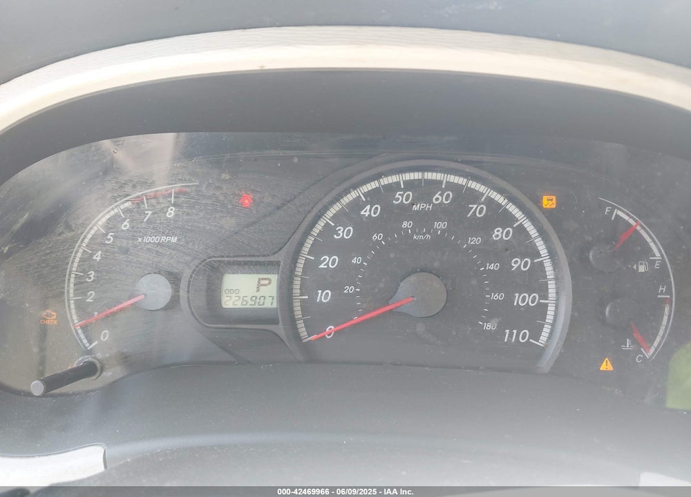 2011 TOYOTA SIENNA LE V6 VIN: 5TDKK3DC7BS136053