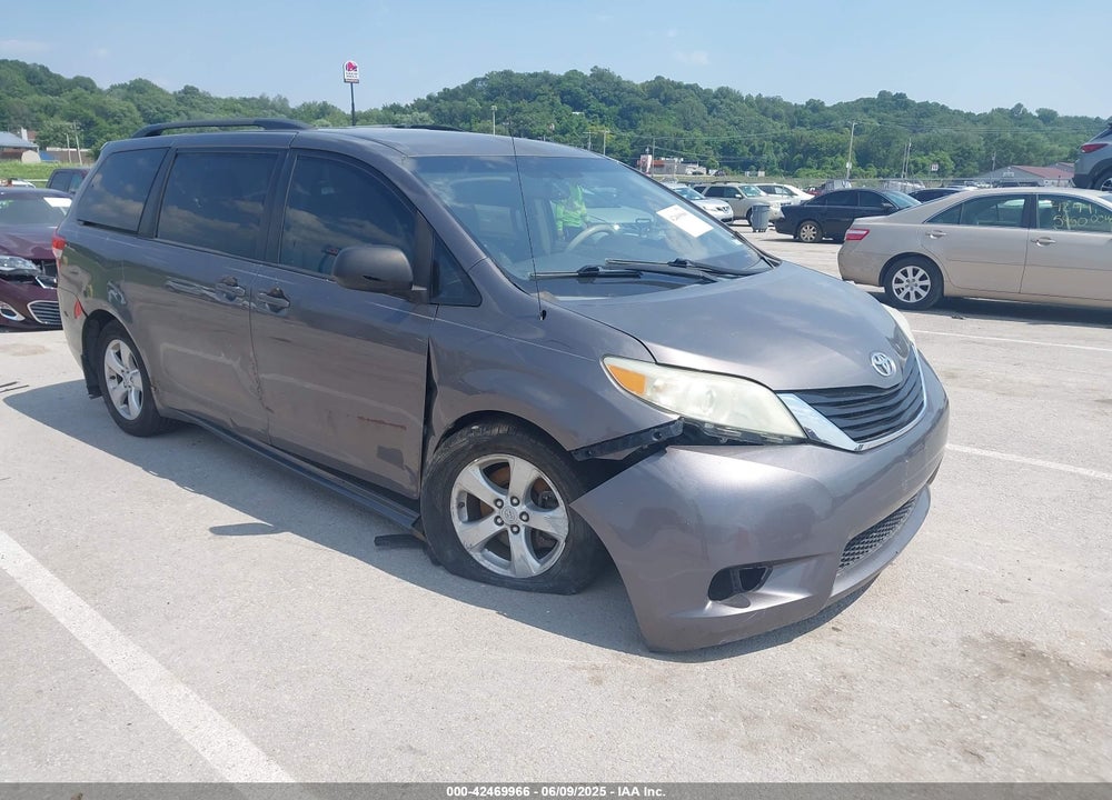 2011 TOYOTA SIENNA LE V6 VIN: 5TDKK3DC7BS136053