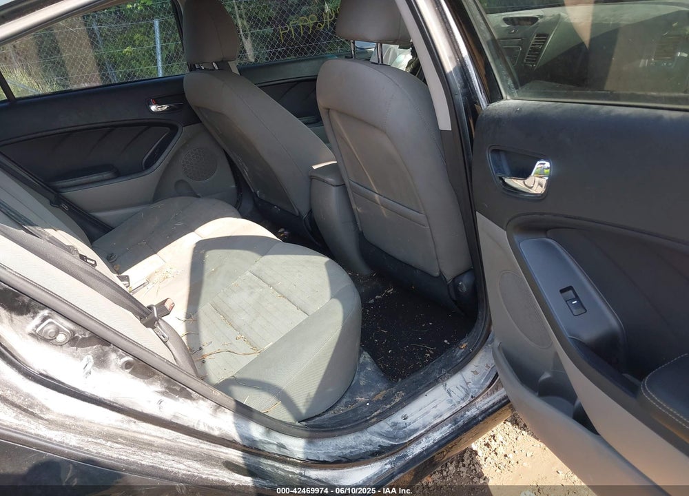 2015 KIA FORTE VIN: KNAFX4A8XF5365716