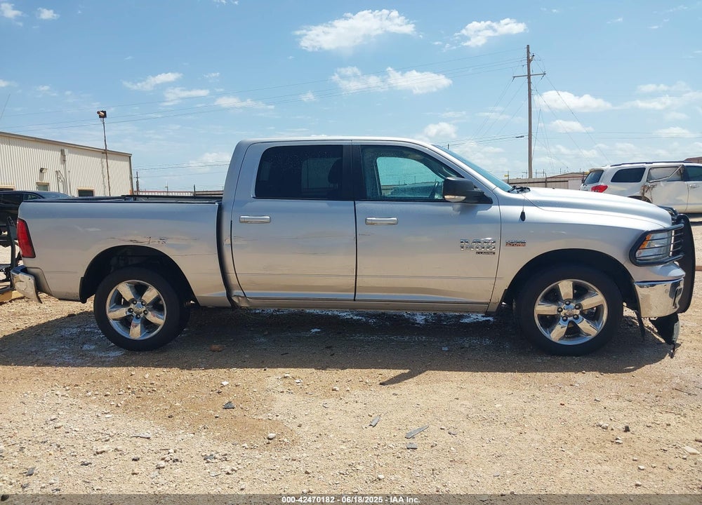2019 RAM 1500 CLASSIC VIN: 1C6RR6LT9KS564282