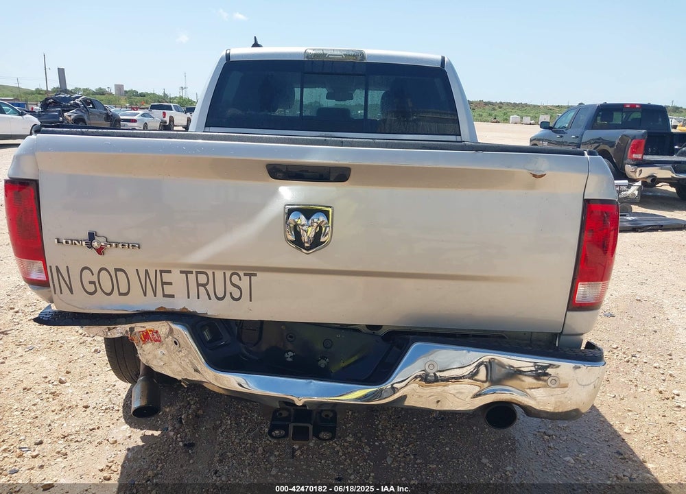 2019 RAM 1500 CLASSIC VIN: 1C6RR6LT9KS564282