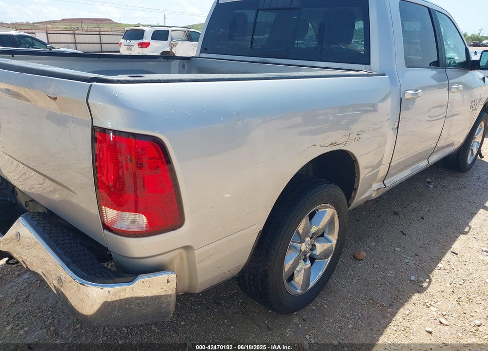 2019 RAM 1500 CLASSIC VIN: 1C6RR6LT9KS564282