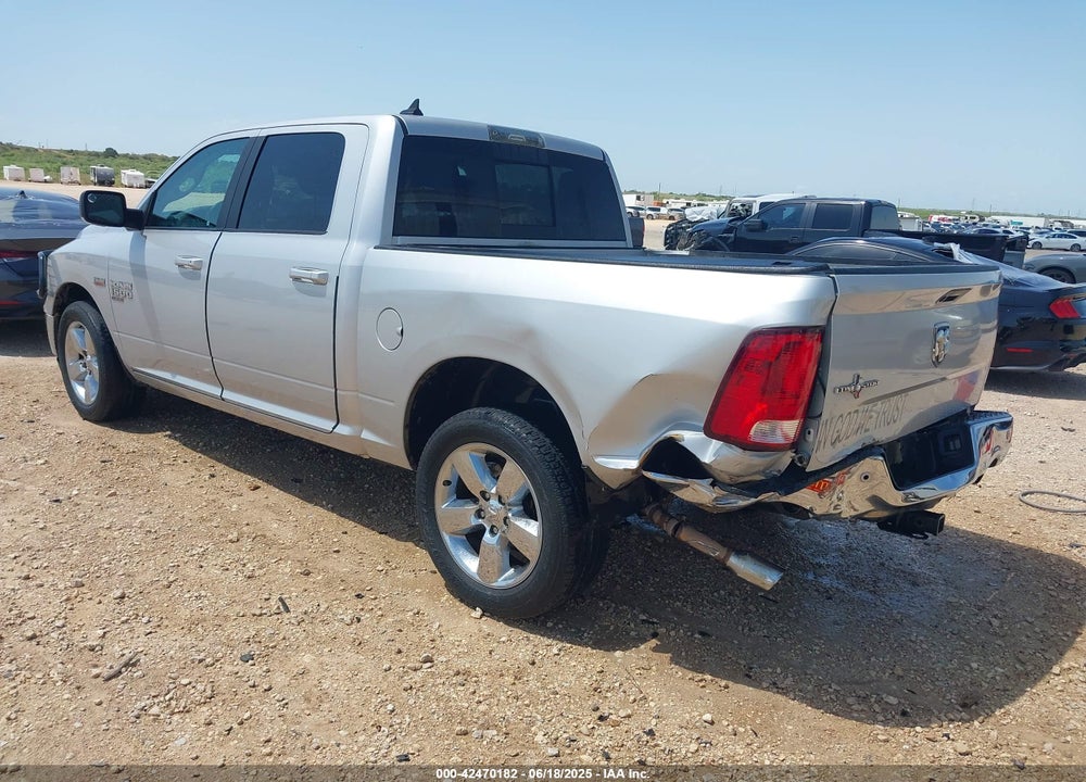 2019 RAM 1500 CLASSIC VIN: 1C6RR6LT9KS564282