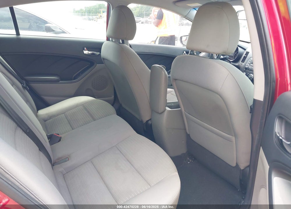 2015 KIA FORTE VIN: KNAFX4A60F5366873