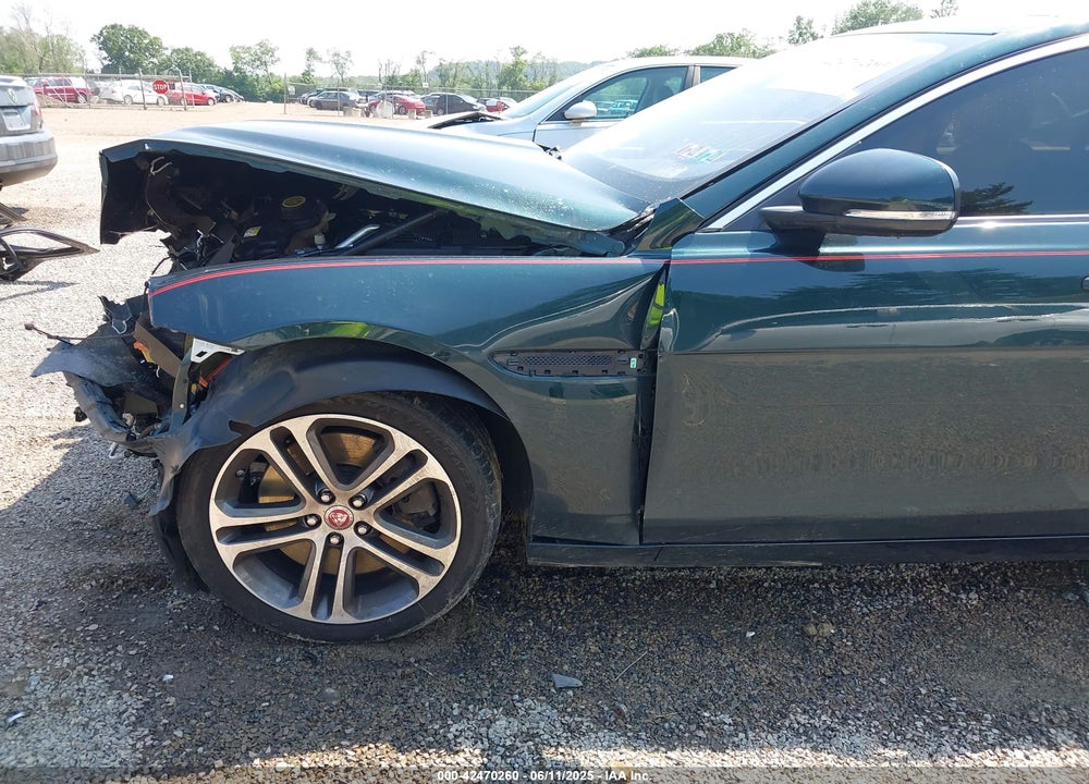 2017 JAGUAR XE VIN: SAJAD4BV6HA959709