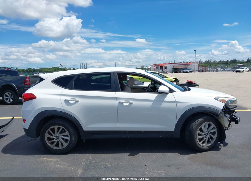 2018 HYUNDAI TUCSON SE VIN: KM8J23A48JU812380
