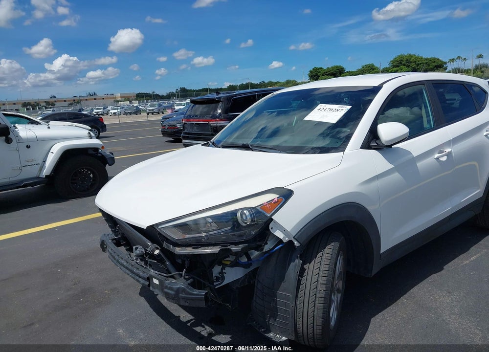 2018 HYUNDAI TUCSON SE VIN: KM8J23A48JU812380