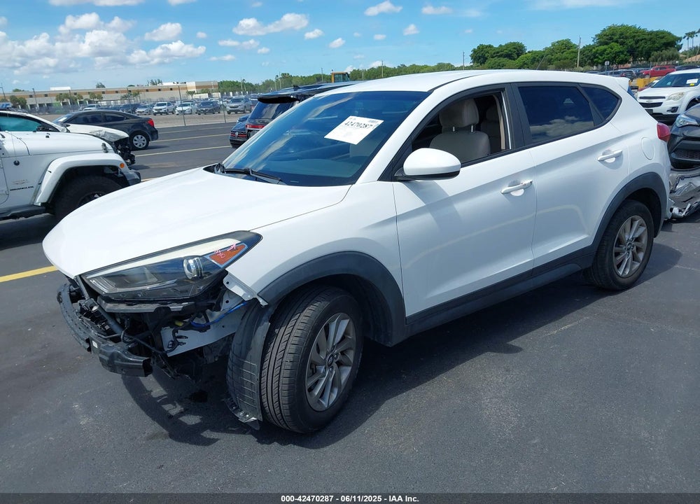 2018 HYUNDAI TUCSON SE VIN: KM8J23A48JU812380