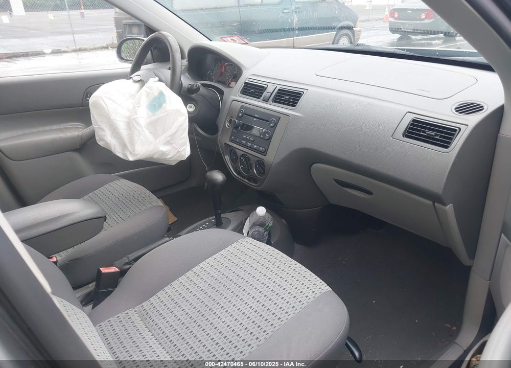 2005 FORD FOCUS ZX4 VIN: 1FAHP34N25W264840