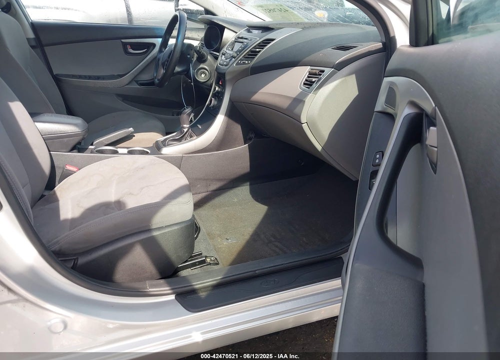 2015 HYUNDAI ELANTRA VIN: 5NPDH4AE7FH554062