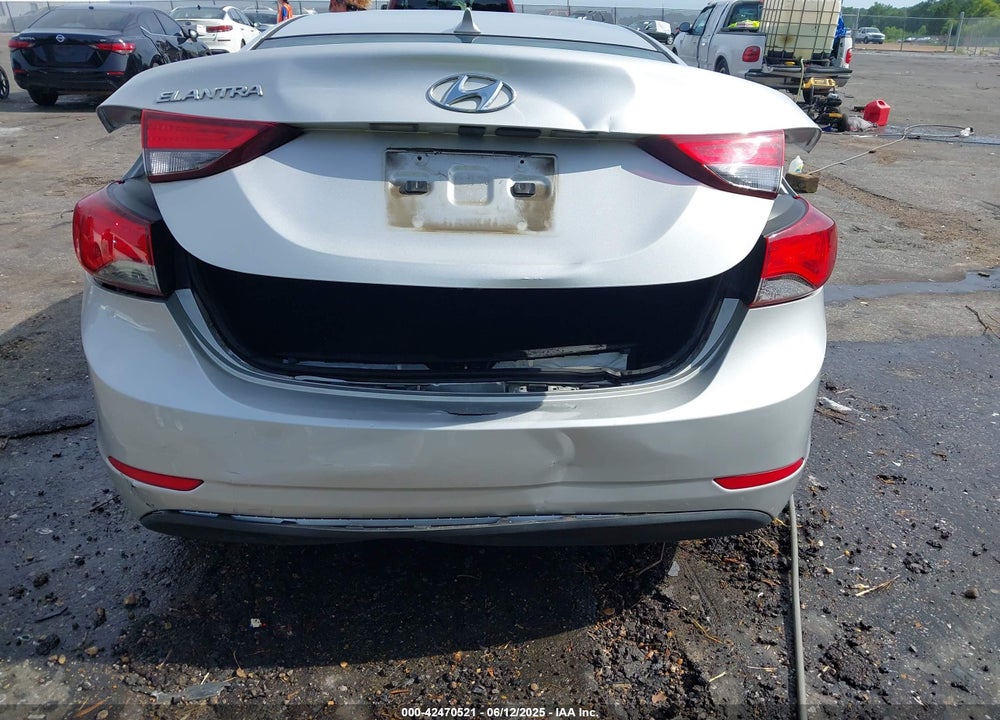 2015 HYUNDAI ELANTRA VIN: 5NPDH4AE7FH554062