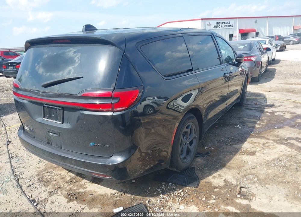 2022 CHRYSLER PACIFICA HYBRID TOURING L VIN: 2C4RC1L72NR173562