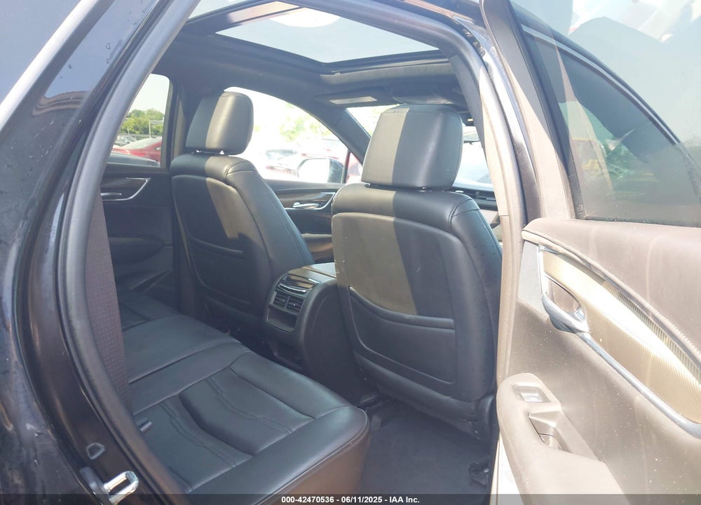 2017 CADILLAC XT5 PLATINUM VIN: 1GYKNFRS6HZ130626