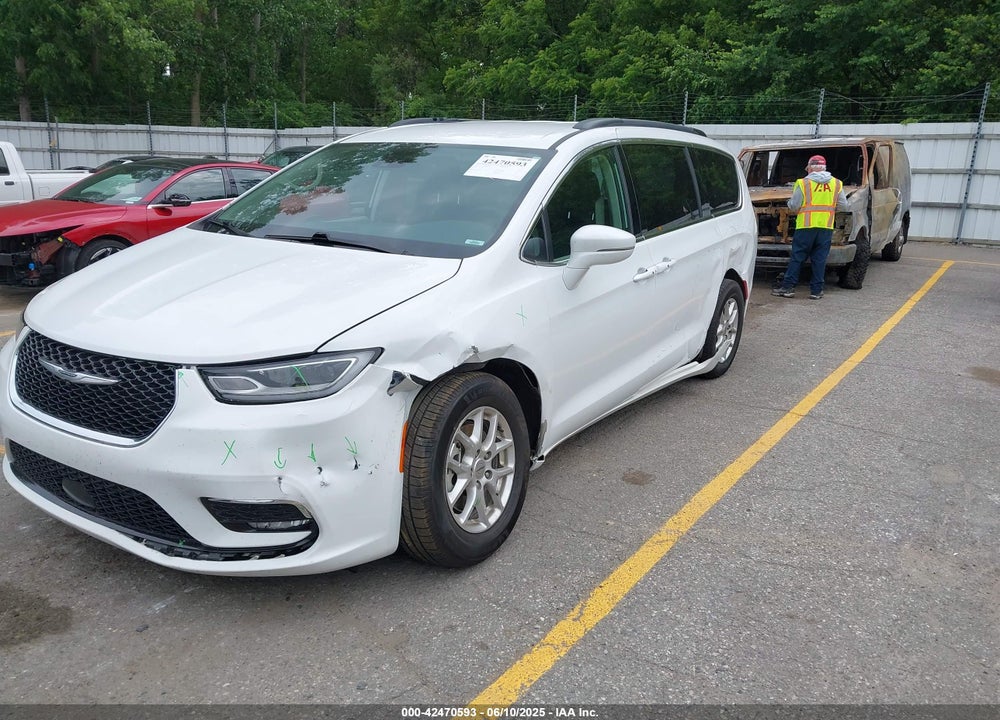 2022 CHRYSLER PACIFICA TOURING L VIN: 2C4RC1BG3NR149675