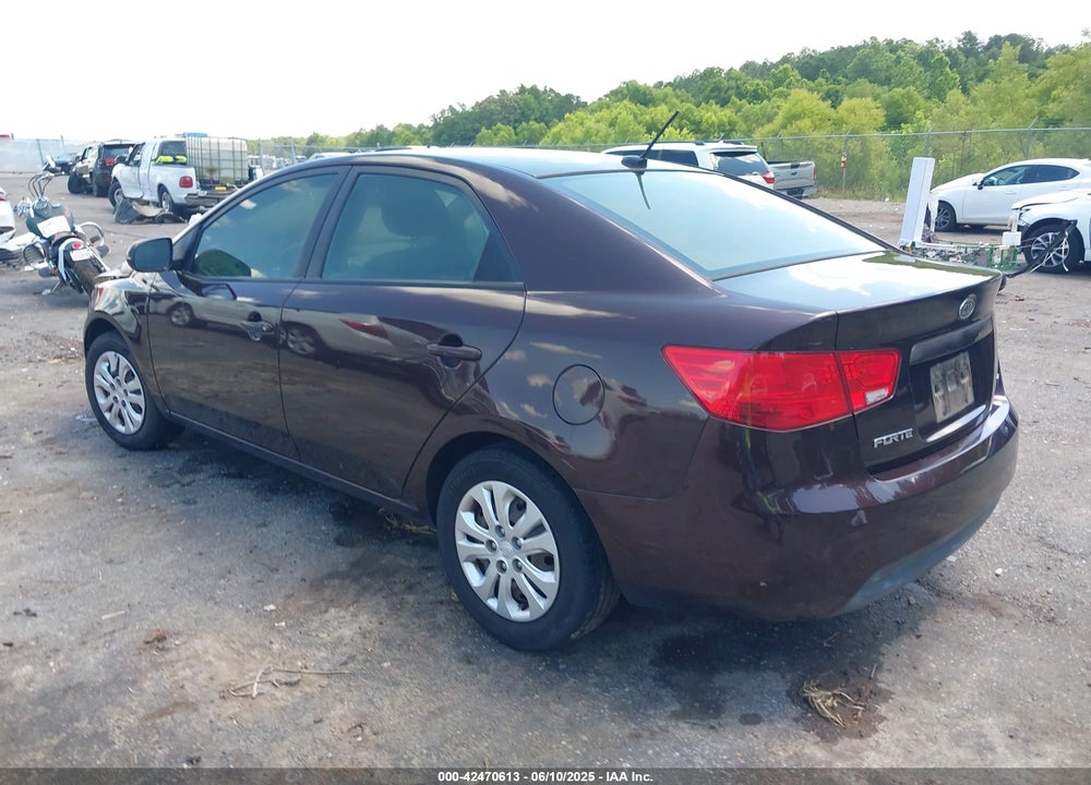 2011 KIA FORTE EX VIN: KNAFU4A24B5375916