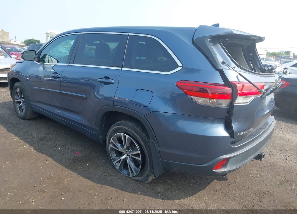 2017 TOYOTA HIGHLANDER VIN: 5TDBZRFH7HS360925