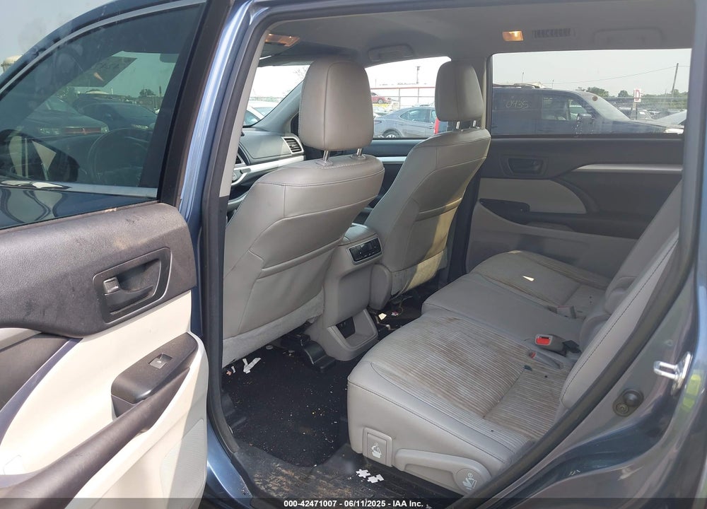 2017 TOYOTA HIGHLANDER VIN: 5TDBZRFH7HS360925